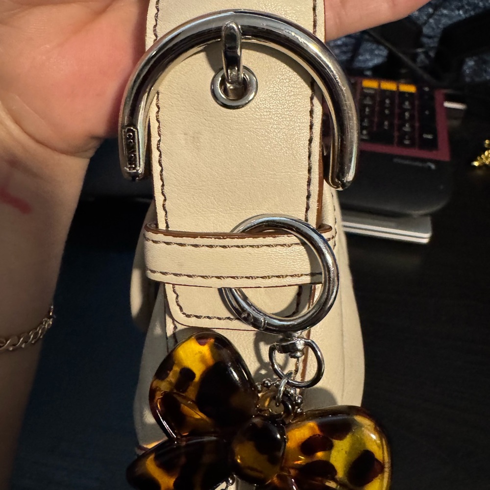 Y2K Coach vintage Cream Leather w/brown stitching Soho - signature inside OBO - Picture 5 of 10